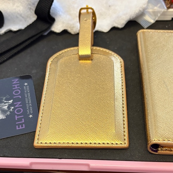 Elton John Gold Accessory Set - Picture 7 of 12
